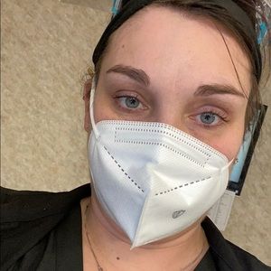 Meet your Posher, Alicia